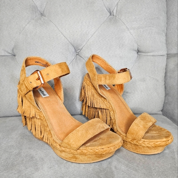Suede Fringe wedges size 7.5 - Picture 1 of 4
